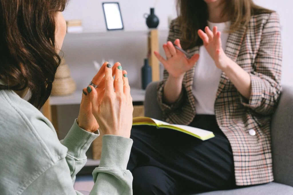 Femme souffrant de dépression en consultation chez une psychiatre