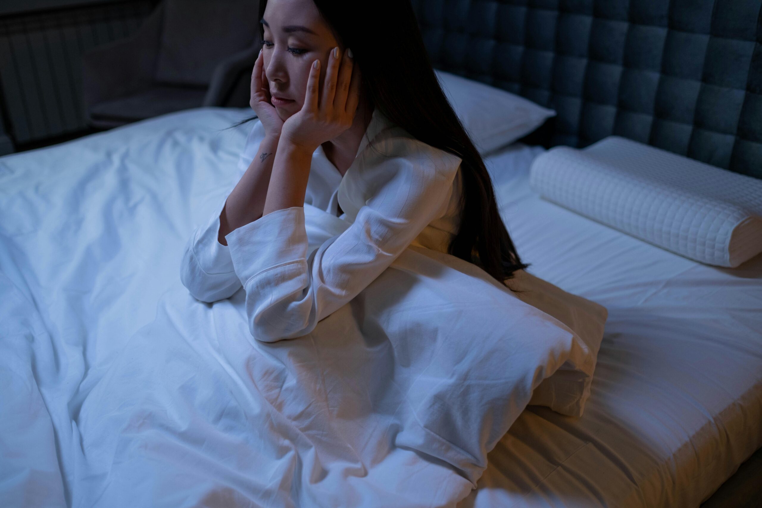 Photographie d'une femme faisant une insomnie