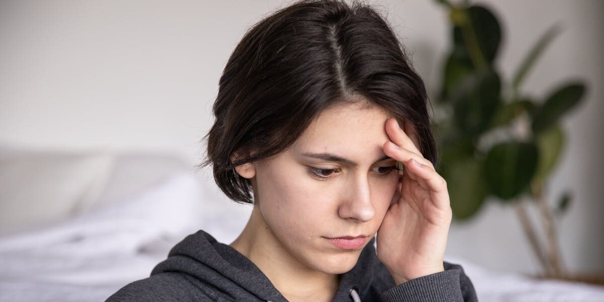Femme en Pleine Rumination Mentale