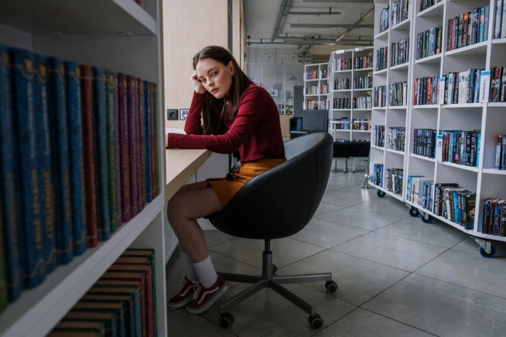 :Photographie d'une adolescente dépressive